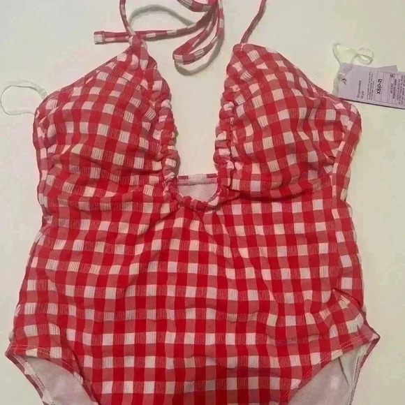 Wild Fable Keyhole Cross Front Halter High Leg One Piece Swimsuit NWT Size XS - Picture 7 of 8